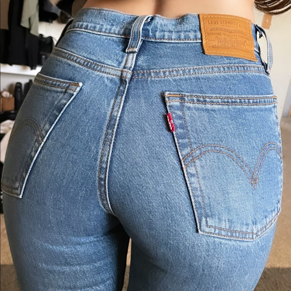 Levi wedgie fit